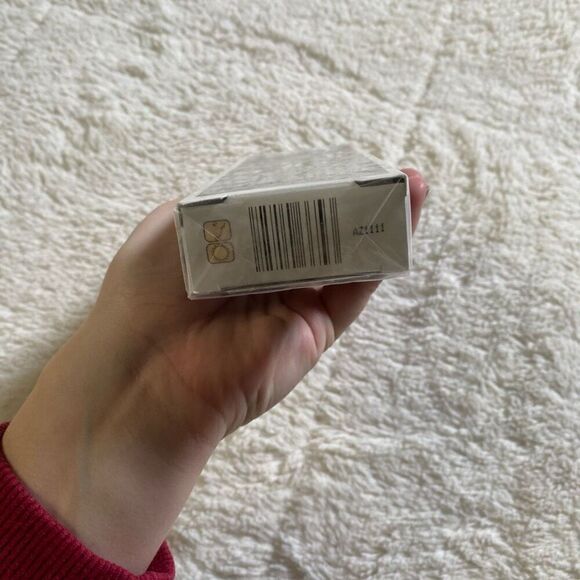 Lacura Beauty Beige Foundation Make Up in - Picture 3 of 4